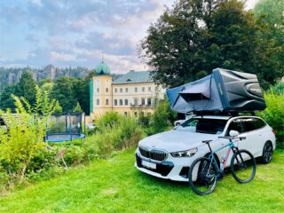 Adršpach s autostanem 🧡

Zažijte komfort autostanů na vlastní kůži⛺️ Poslední srpnové termíny na webu. 

#bmw #adrspach #autostan #marmotte #rooftoptent #nature #activevacation #pujcovnasuchdol