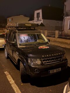 S klukama z Offroadchallenge.fun jedem dál! 🚗💥
Po letošní Makedonii nás čeká drsná podzimní výprava do Rumunska!
Bláto, hory, spaní na střeše a noci plné hvězd – přesně tak to máme rádi! 🌌😎⛺
#StanyNaAuta #OffroadAdventure #Rumunsko2025 #RooftopTent #MadeForAdventure #Discovery4 #LandRover