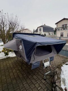 Zima pro nás rozhodně nebyla období spánku ❄️

Nezaháleli jsme – naopak jsme makali naplno. Nákup, prodej, hledání nových dodavatelů a v neposlední řadě příprava na novou sezónu s novými autostany 🚙🏕️

Ano, všechny stany na půjčovně budou opět úplně nové. Těšíte se? My už se nemůžeme dočkat, až vyrazí na první dobrodružství s vámi! ⛺️

Stay tuned – brzy vám ukážeme víc 👀

#rooftoptent
#overlanding
#campinglife
#rooftoptentlife
#venkujelepe